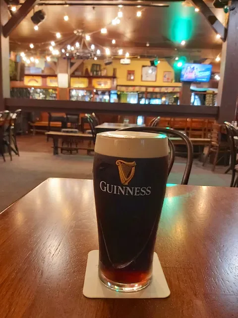 Gilhooleys
