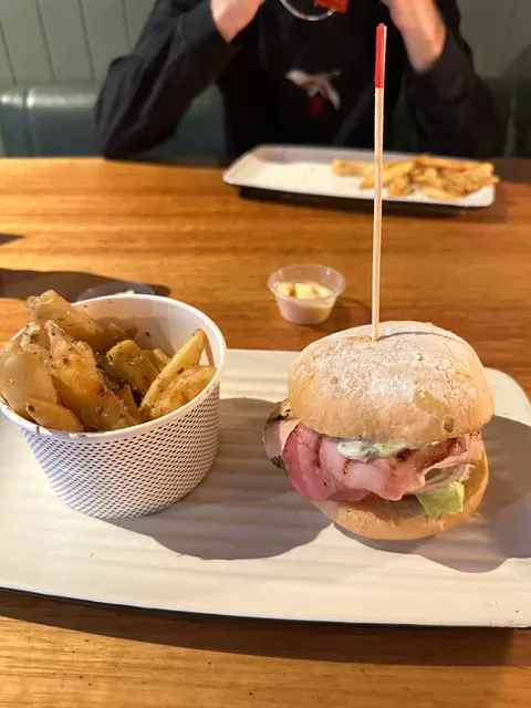 Grill'd Burgers - Chermside