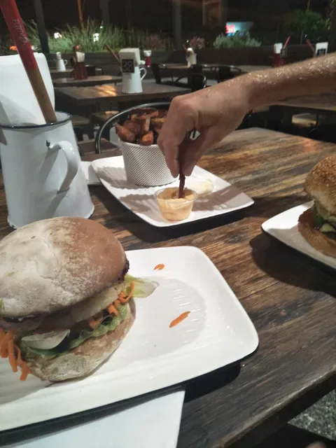 Grill'd Burgers - Everton Park