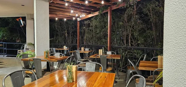 Gusto's Gourmet Pizza & Pasta CARINDALE
