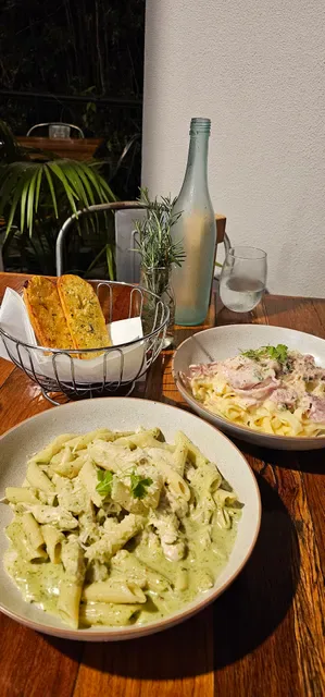 Gusto's Gourmet Pizza & Pasta CARINDALE