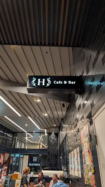 H CAFE & BAR Portside