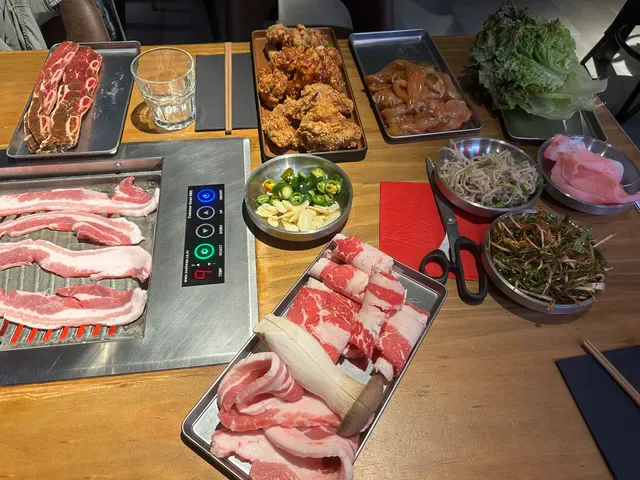 Hanwoori Restaurant
