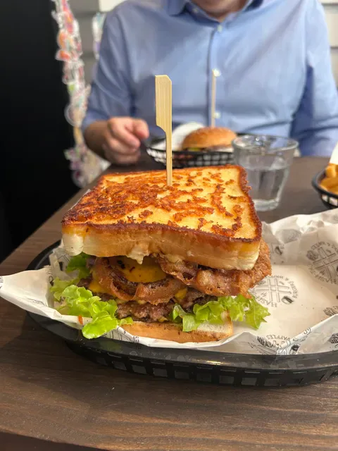 Hashtag Burgers and Waffles Ashgrove