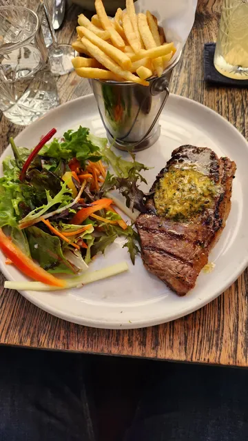 Hunter & Scout Café
