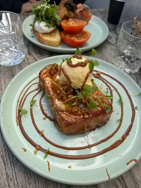 Hunter & Scout Café
