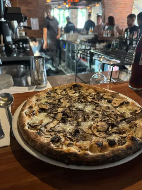 Julius Pizzeria
