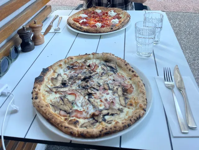 Julius Pizzeria