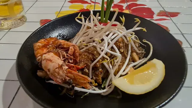 Jumbo Thai Restaurant & Bar
