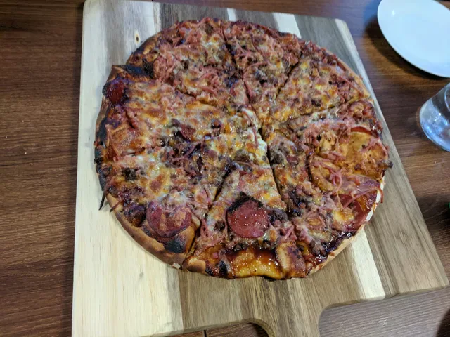 La Pizzeria Traditional Wood Fire Pizza