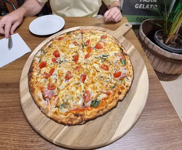 La Pizzeria Traditional Wood Fire Pizza