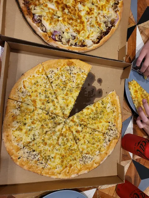 La Pizzeria Traditional Wood Fire Pizza