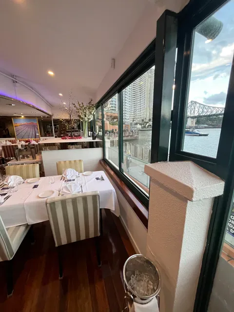 La Vue Waterfront Restaurant