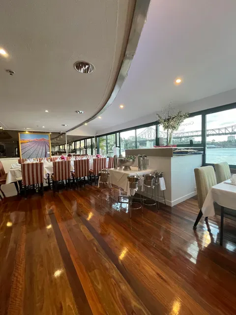 La Vue Waterfront Restaurant