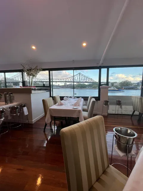 La Vue Waterfront Restaurant