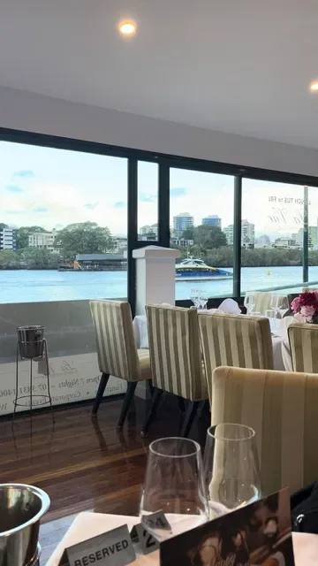 La Vue Waterfront Restaurant