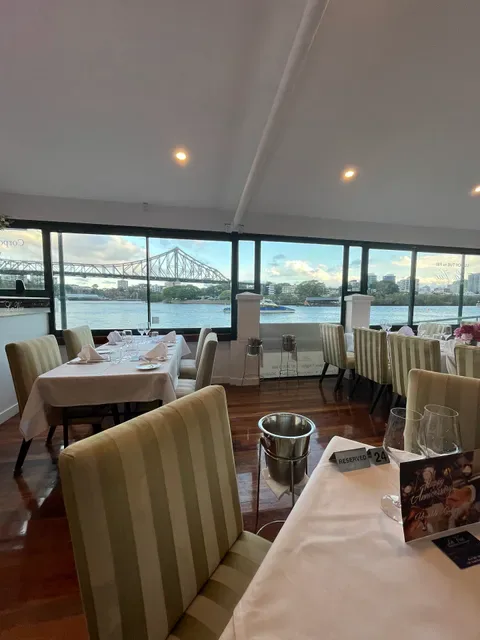 La Vue Waterfront Restaurant