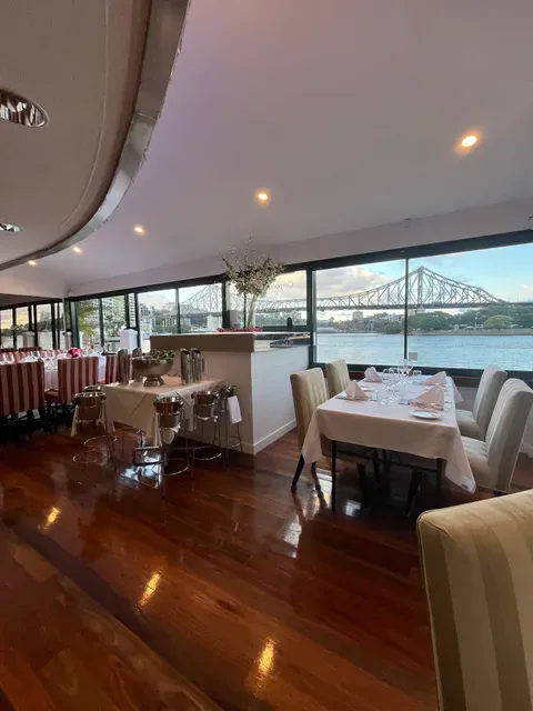 La Vue Waterfront Restaurant