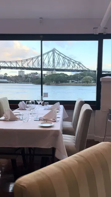 La Vue Waterfront Restaurant