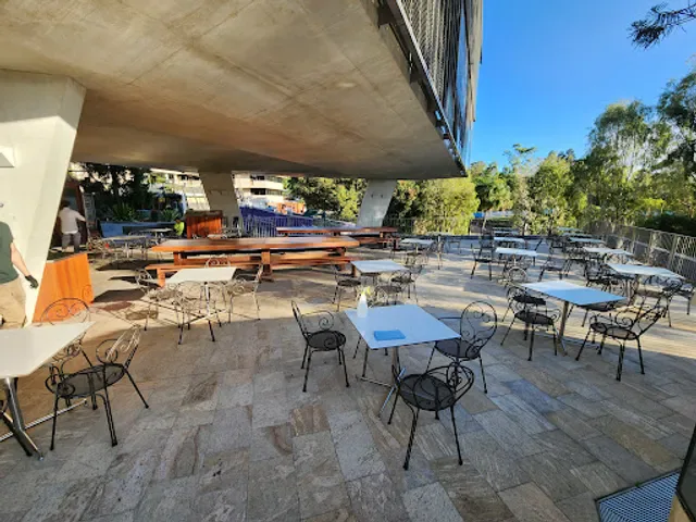 Lakeside Cafe