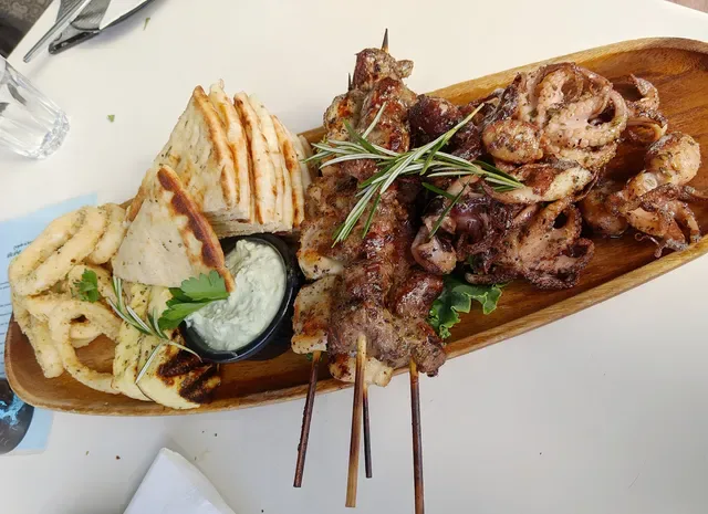 Lefkas Taverna