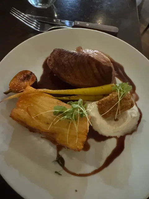 Lennons Restaurant & Bar