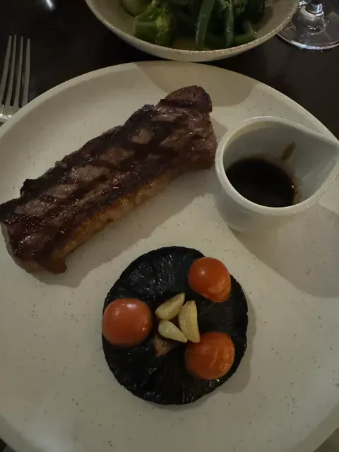 Lennons Restaurant & Bar