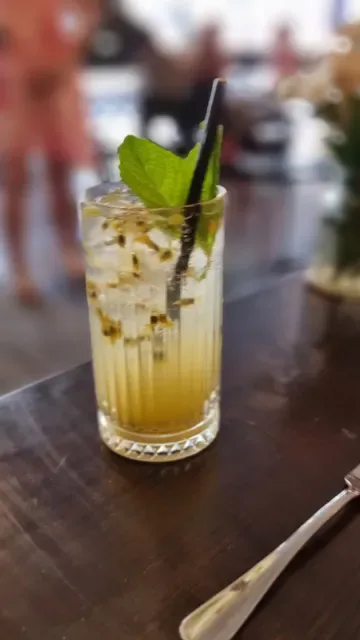 Lennons Restaurant & Bar