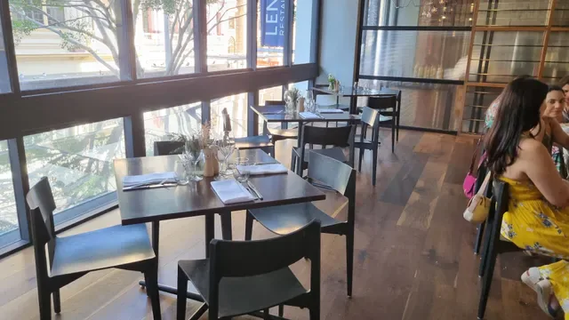 Lennons Restaurant & Bar
