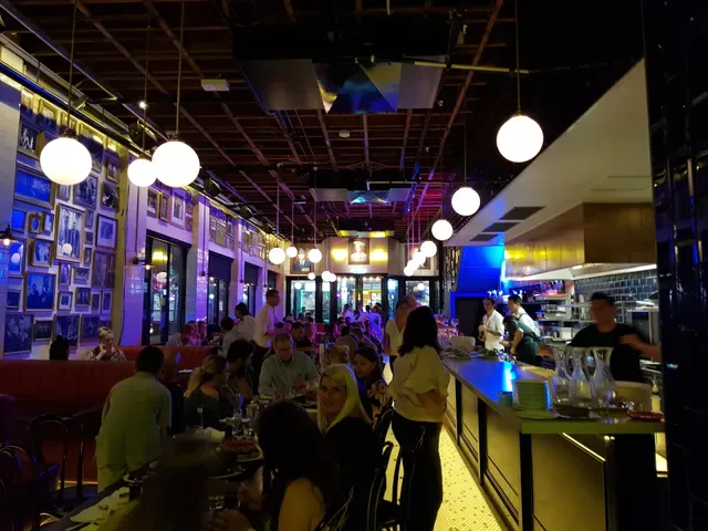 Les Bubbles Steakhouse