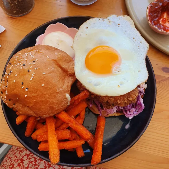 Little Dreamer Cafe