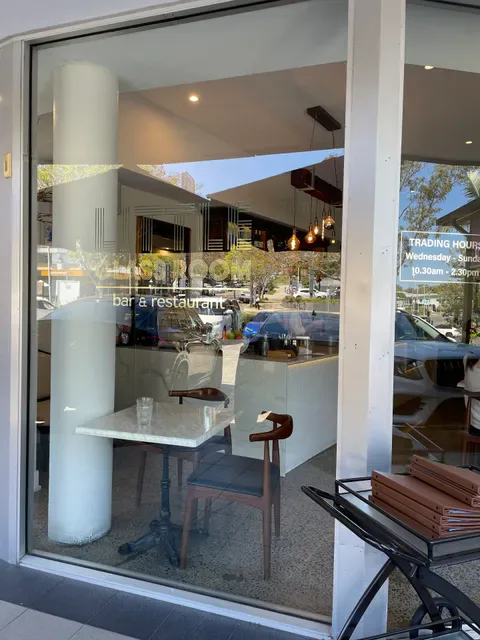 Little Glass Room Bar & Restaurant