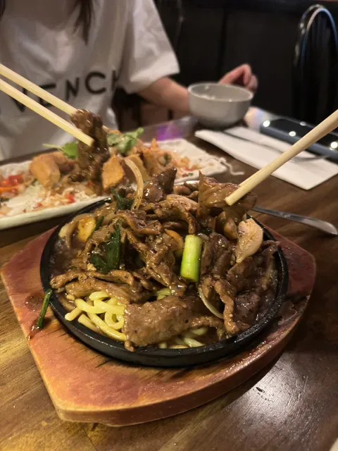 Little Rice Bowl Restaurant 米麒麟