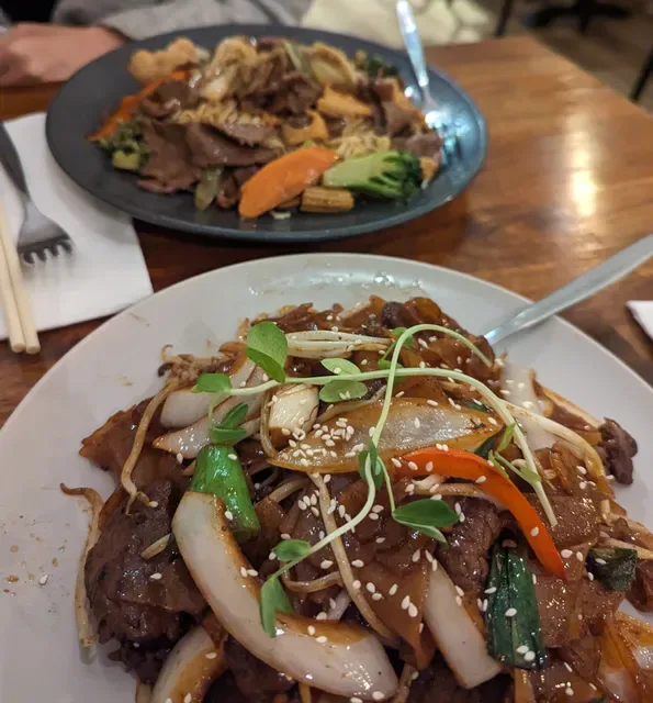 Little Rice Bowl Restaurant 米麒麟