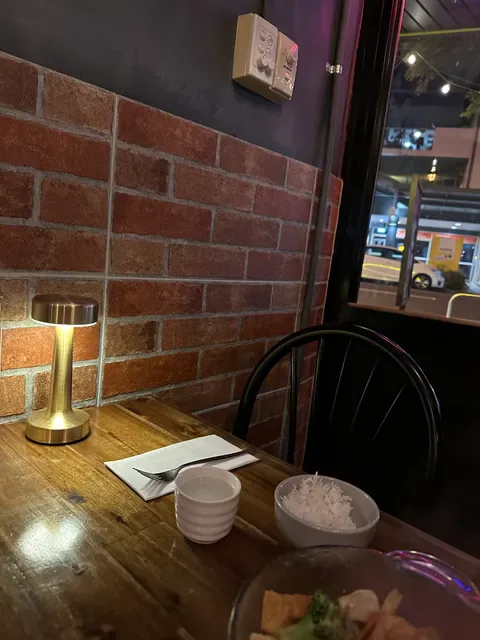 Little Rice Bowl Restaurant 米麒麟