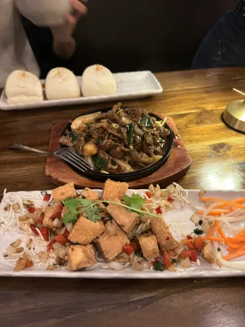 Little Rice Bowl Restaurant 米麒麟