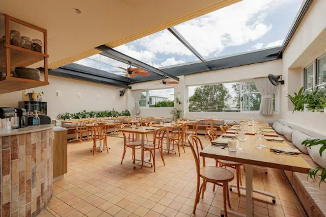 Melrose Restaurant & Rooftop Bar