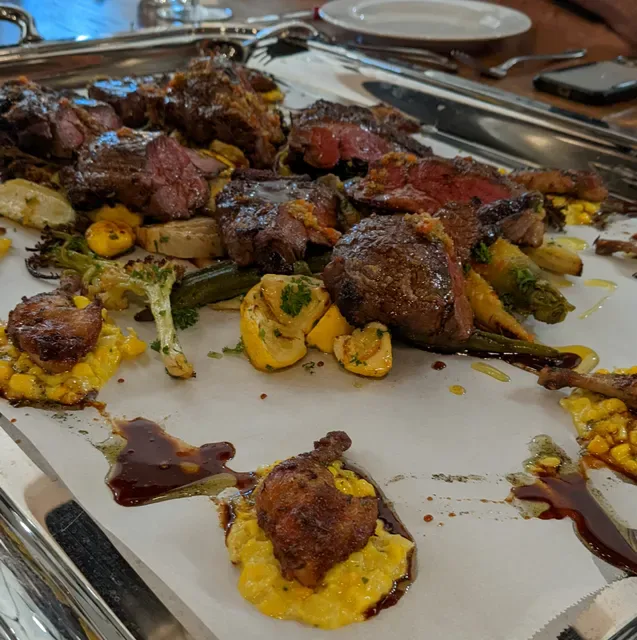 Moda Steak . Tapas . Seasons