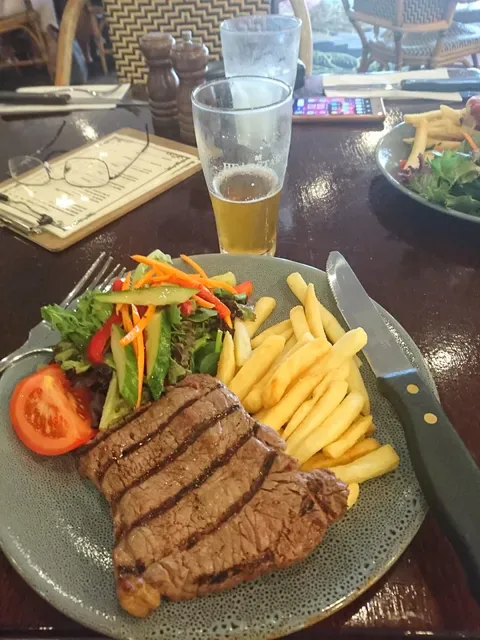 Nudgee Beach Hotel