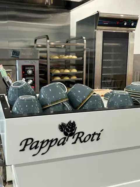 Papparoti Warrigal Square