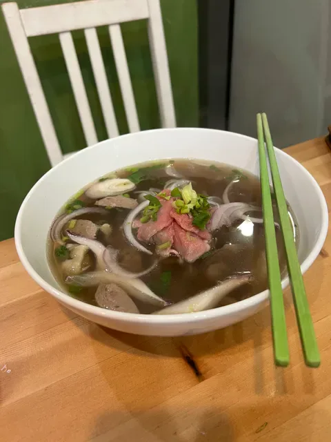 Pho Lewis Tran