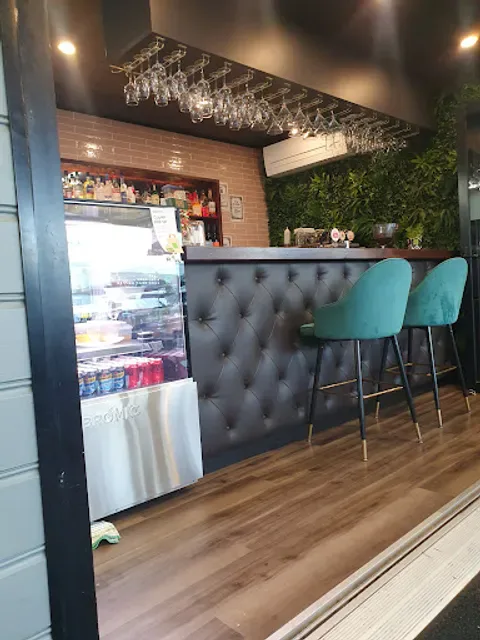 Proper Pizza Cafe and Bar