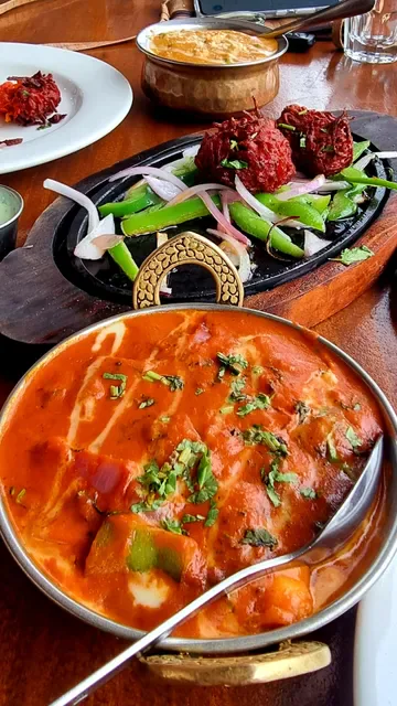Punjab Curry Club Forest Lake