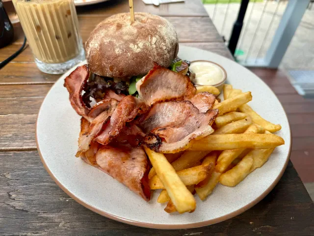 Rabbit Hole Cafe - Seven Hills