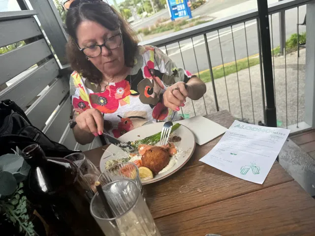 Rabbit Hole Cafe - Seven Hills