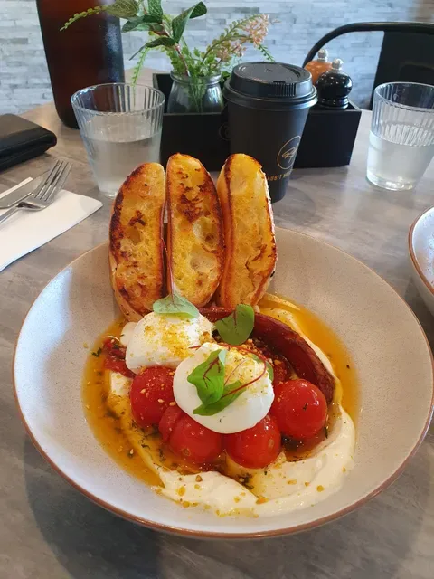 Rabbit Hole Cafe - Wynnum