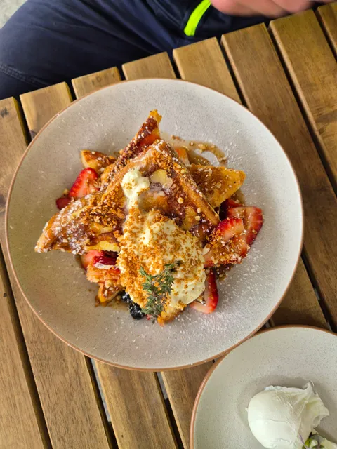 Rabbit Hole Cafe - Wynnum