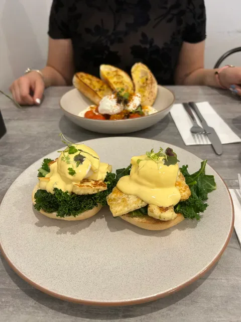 Rabbit Hole Cafe - Wynnum