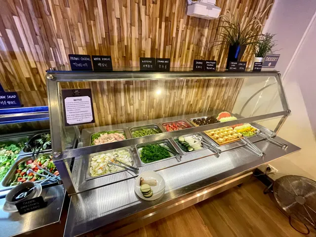 Restaurant Red & Green (GGOGI HOUSE by NEW management: Mon-Thur $51.90, Fri-Sun $55.90))
