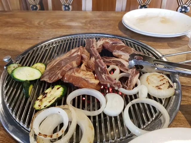 Restaurant Red & Green (GGOGI HOUSE by NEW management: Mon-Thur $51.90, Fri-Sun $55.90))